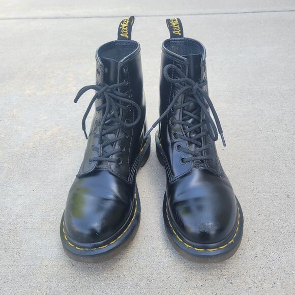 Dr. Martens 11821 Black Smooth Leather 1460 Lace-Up Boots Womens Size 6 - Picture 4 of 11